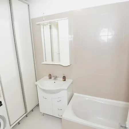 Ghica Plazza D32 *
